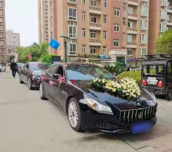 婚慶租車：精挑細選，車型定情